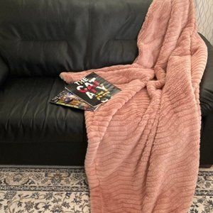 Premium Rabbit Fur with Sherpa back soli